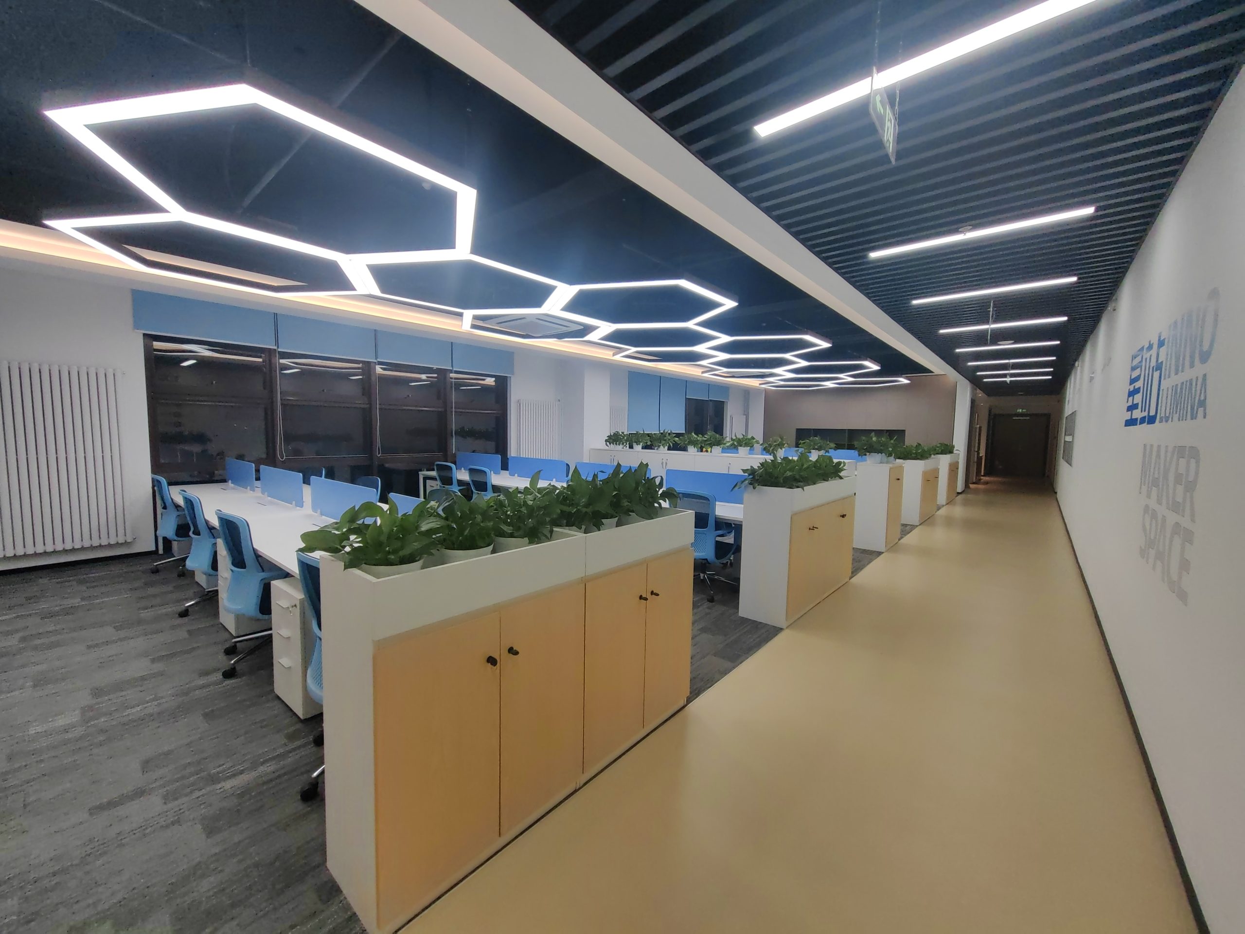 2025共享办公行业报告：智能生态与弹性空间重构未来办公场景