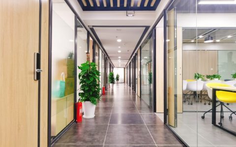 徐汇汇阳广场共享办公｜靠窗4-6人阳光间 地铁口