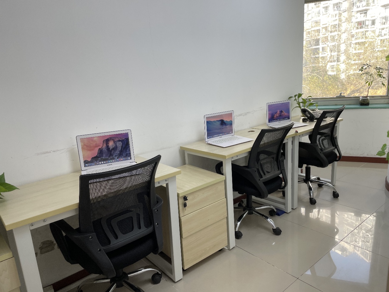 普陀中关村共享办公｜靠窗阳光3人间 全景落地窗