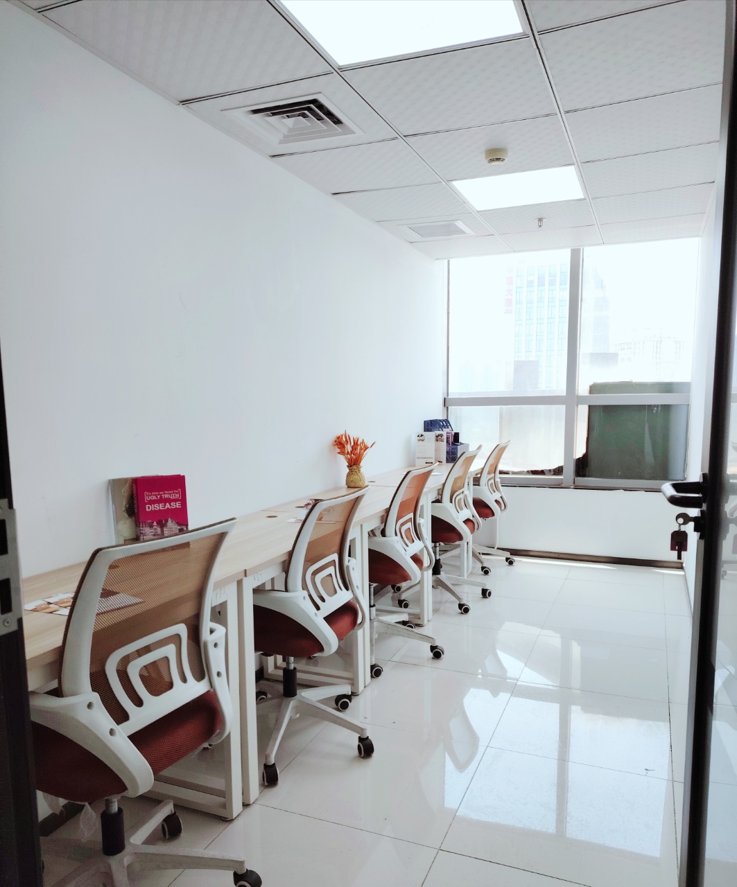 北京朝阳区霄云里靠窗5人间