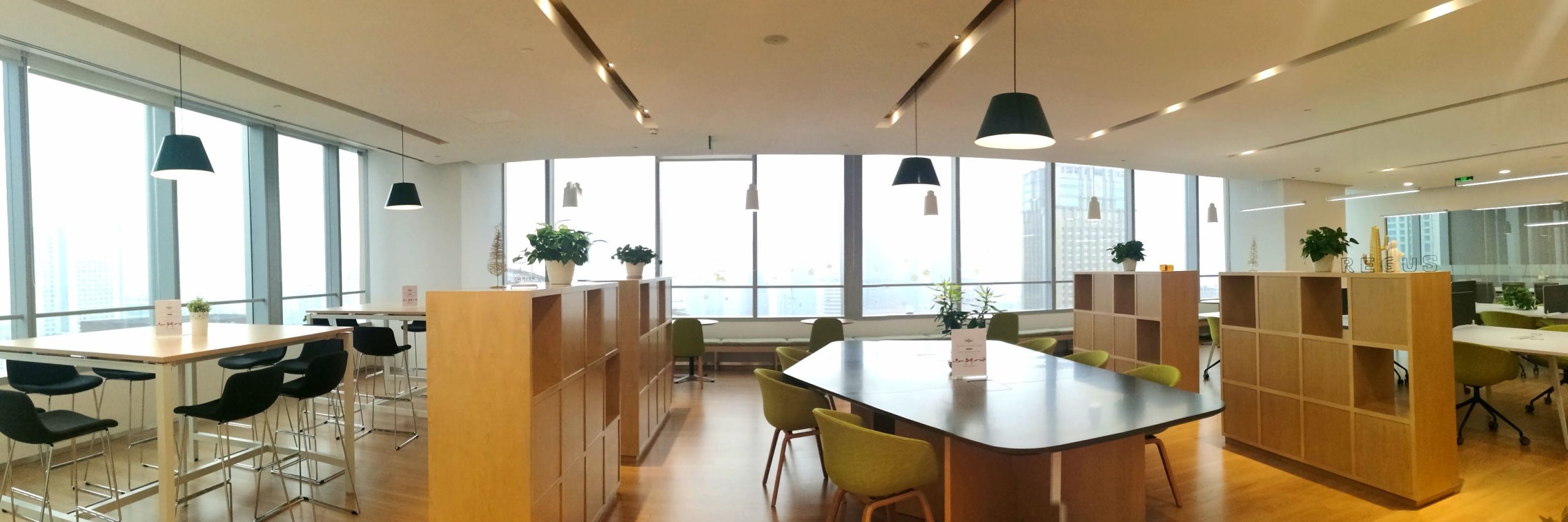 创业团队的首选办公方案：为什么说共享办公比传统写字楼更适合你？