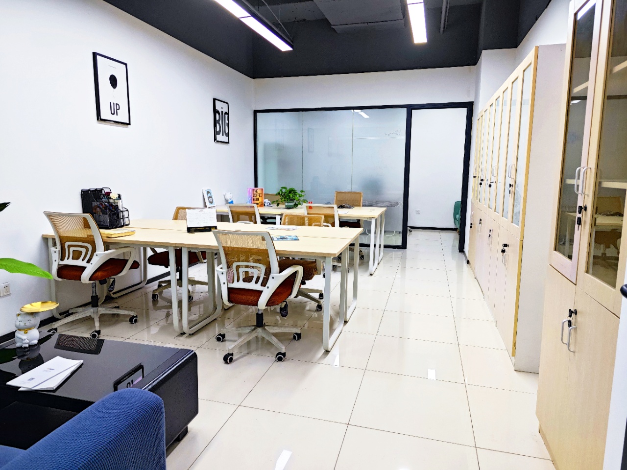 三元桥4.2米挑高共享空间 | 16-19工位10500元全包 | 机场高速0距离注册办公