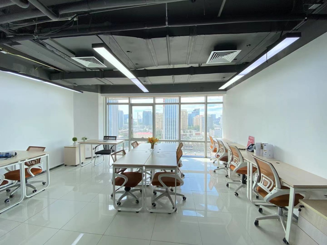 三元桥地铁口落地窗共享办公室 | 12人间靠窗工位 | 精装全包可注册