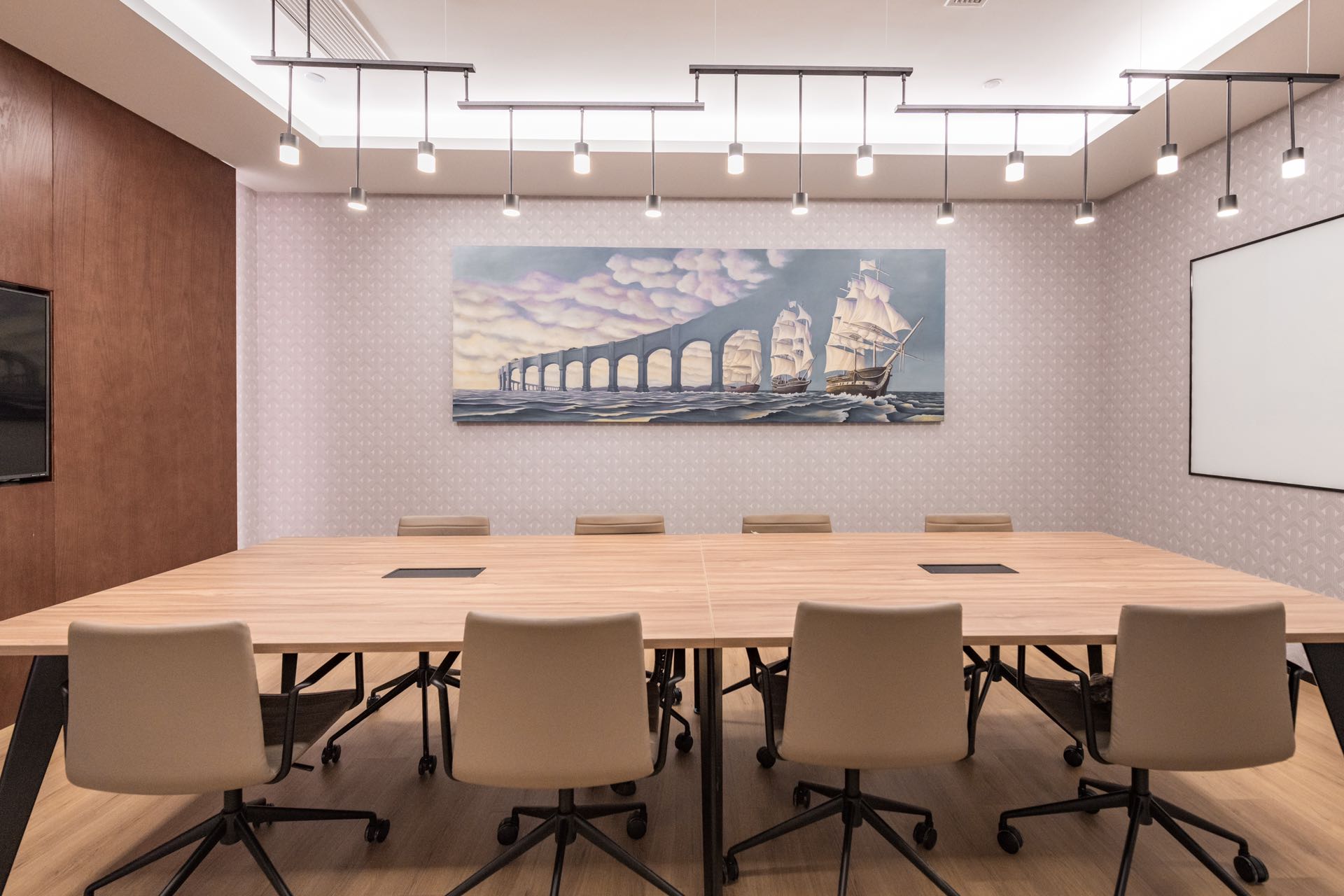 共享办公是什么？除了省钱，它正成为企业发展的“神助攻”！