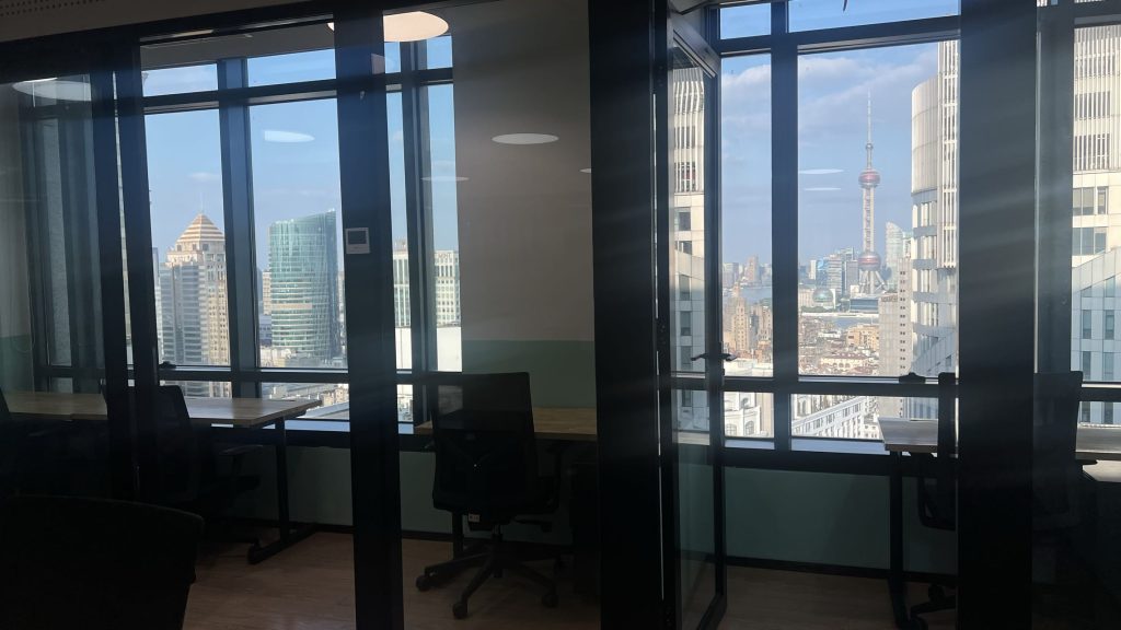 【俯瞰外滩·执掌核心】氪空间海洋大厦社区 | 最高三层全景商务舱 | 13-21人江景办公室即刻入驻